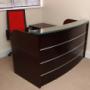 L-shaped reception with glass top