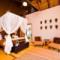 Moneymask Room