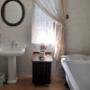 Daisy suite bathroom