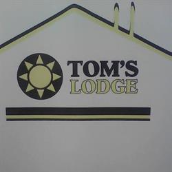 Toms Lodge