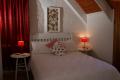 Cosimi guest room Red room