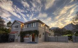 Roodenburg Guest House