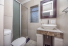 Room 7 Bathroom