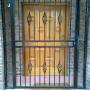 Decorative swing gate