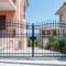 Double-swing-gate