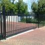 Palisade sliding gate