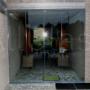 Frameless glass entrance