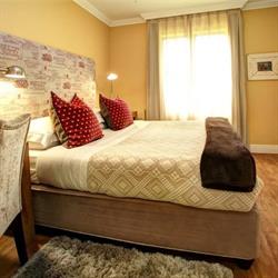 17 on Wellington Suite Hotel