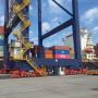 Cape Town, stevedoring of containers