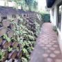 retaining